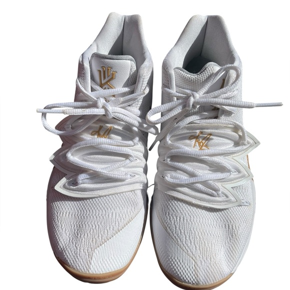 Nike Kyrie 5 GS basketball shoes. Boys size 5 White with Metallic Gold Swoosh - Picture 2 of 9